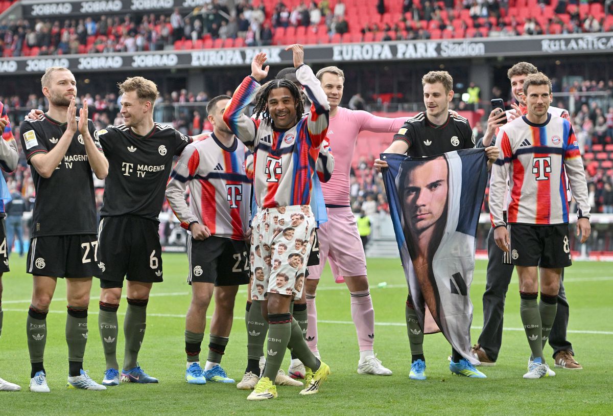 Incredibil ce a purtat Serge Gnabry, pe teren, după victoria lui Bayern