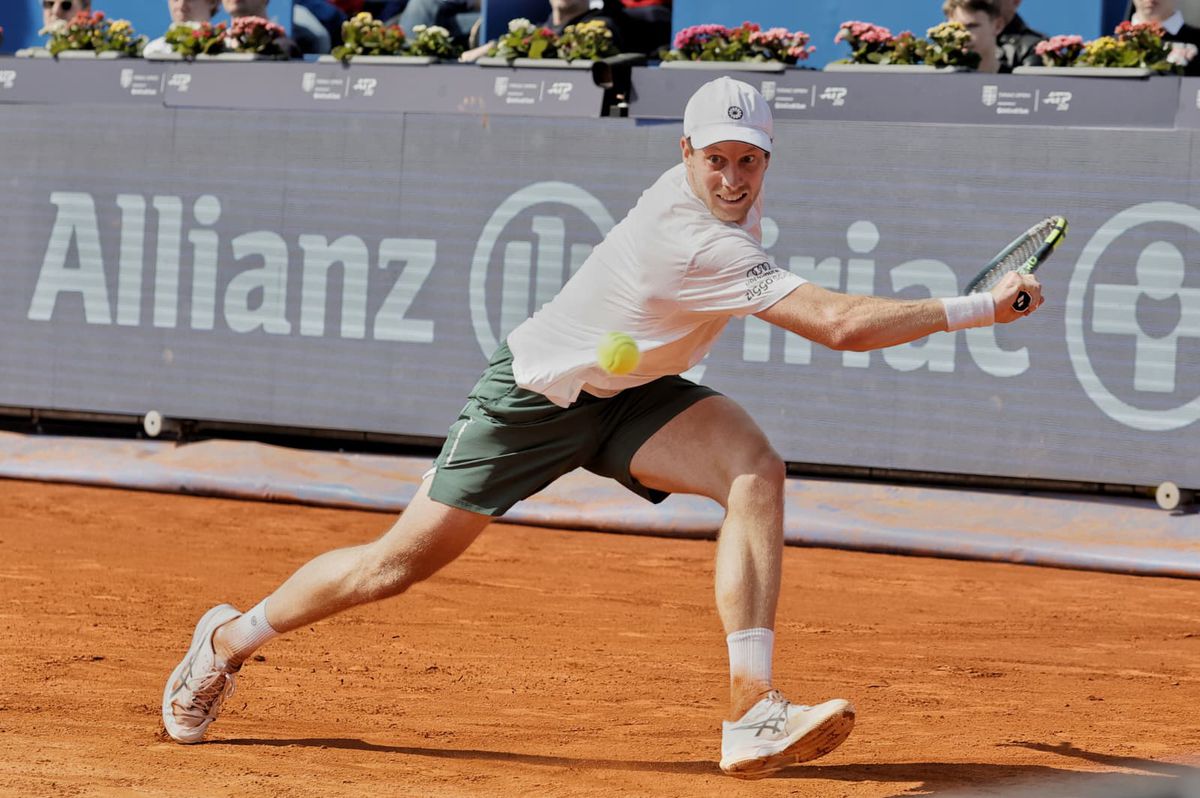 Grande Mariano Navone! » Calificare eroică în ultimul act de la Țiriac Open a finalistului din 2024, cu două mingi de meci salvate!