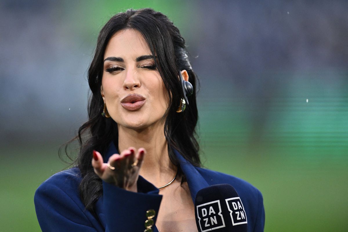 Prezentatoarea s-a afișat cu fotbalistul mai tânăr cu 11 ani și a „rupt” Internetul: „Genul de dragoste...”