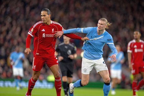 Virgil van Dijk, în duel cu Erling Haaland / Foto: Imago Images
