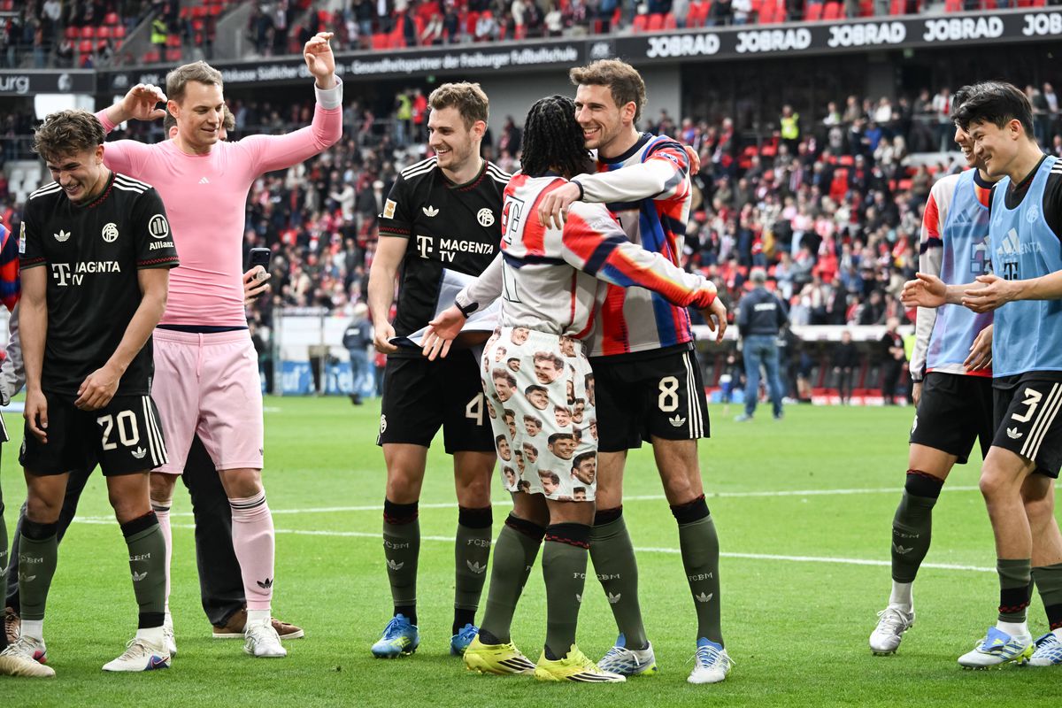 Incredibil ce a purtat Serge Gnabry, pe teren, după victoria lui Bayern