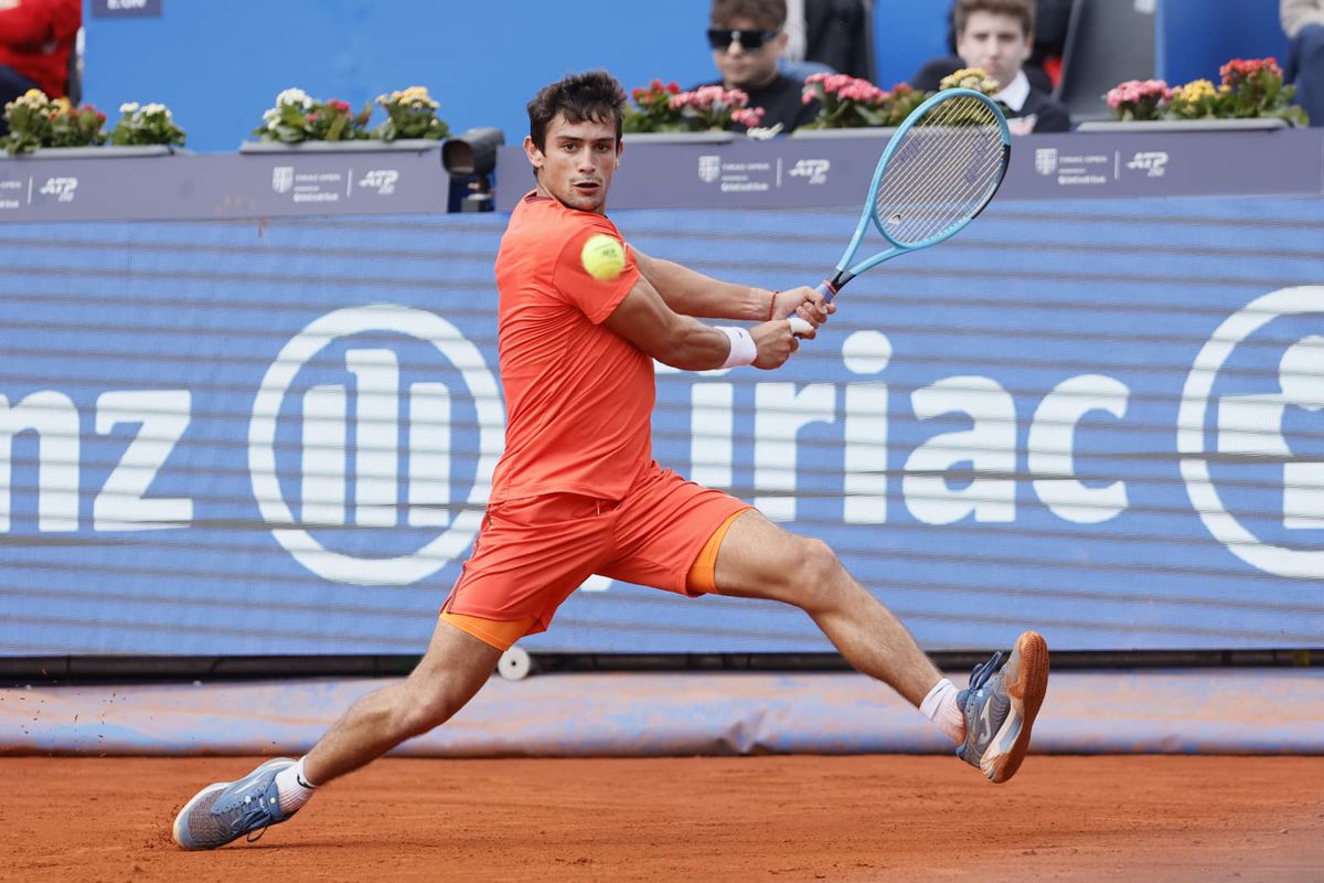 Grande Mariano Navone! » Calificare eroică în ultimul act de la Țiriac Open a finalistului din 2024, cu două mingi de meci salvate!