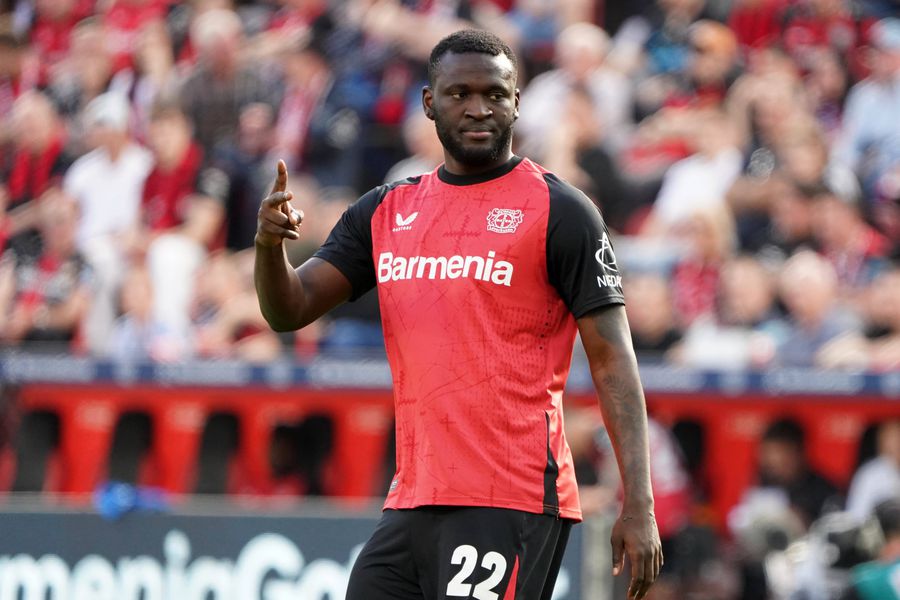 Unul dintre cei mai buni jucători din Europa a ajuns de nerecunoscut » Se scuză cu fotografii editate, dar antrenorul „l-a dat de gol”