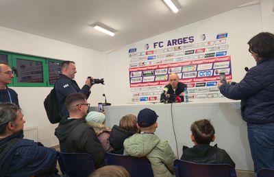 Conferință inedită a lui Bogdan Andone! Cu sala plină de copii, a vorbit despre obiectivele echipei: „Suntem singurii”