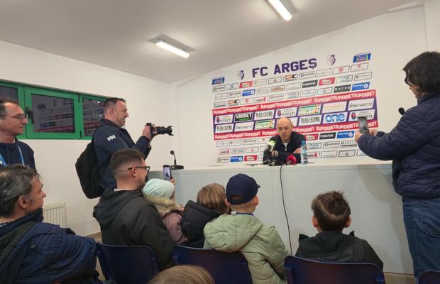 Conferință inedită a lui Bogdan Andone! Cu sala plină de copii, a vorbit despre obiectivele echipei: „Suntem singurii”