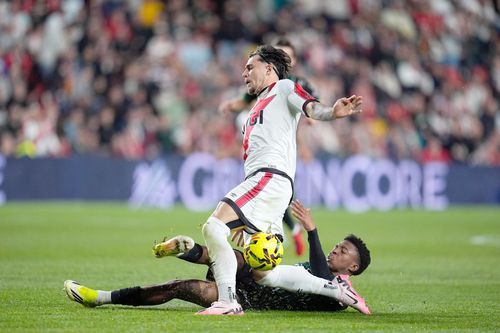 Andrei Rațiu, în Vallecano - Elche // FOTO: Imago Images