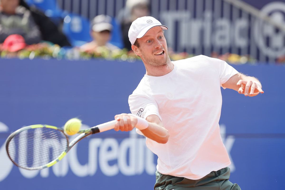 Grande Mariano Navone! » Calificare eroică în ultimul act de la Țiriac Open a finalistului din 2024, cu două mingi de meci salvate!