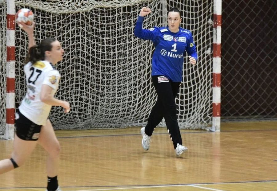 Agathe Quiniou a contribuit cu 8 intervenții la victoria echipei din Vâlcea SCM Rm. Vâlcea, victorie esențială în „Liga Florilor” » Două mari favorite au evitat surprizele pe final