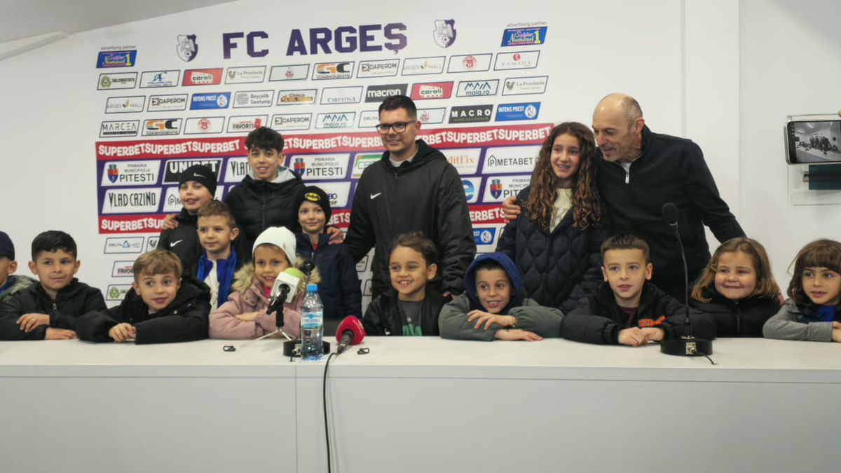 Conferință inedită a lui Bogdan Andone! Cu sala plină de copii, a vorbit despre obiectivele echipei: „Suntem singurii”