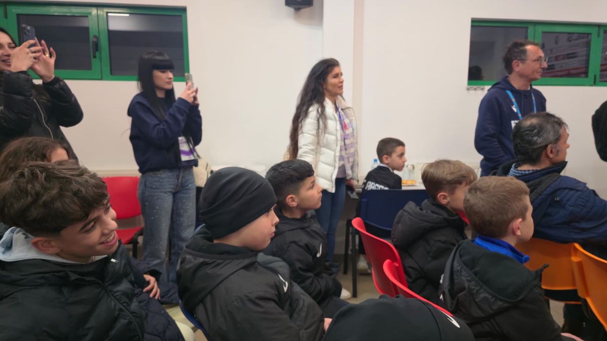 Conferință inedită a lui Bogdan Andone! Cu sala plină de copii, a vorbit despre obiectivele echipei: „Suntem singurii”