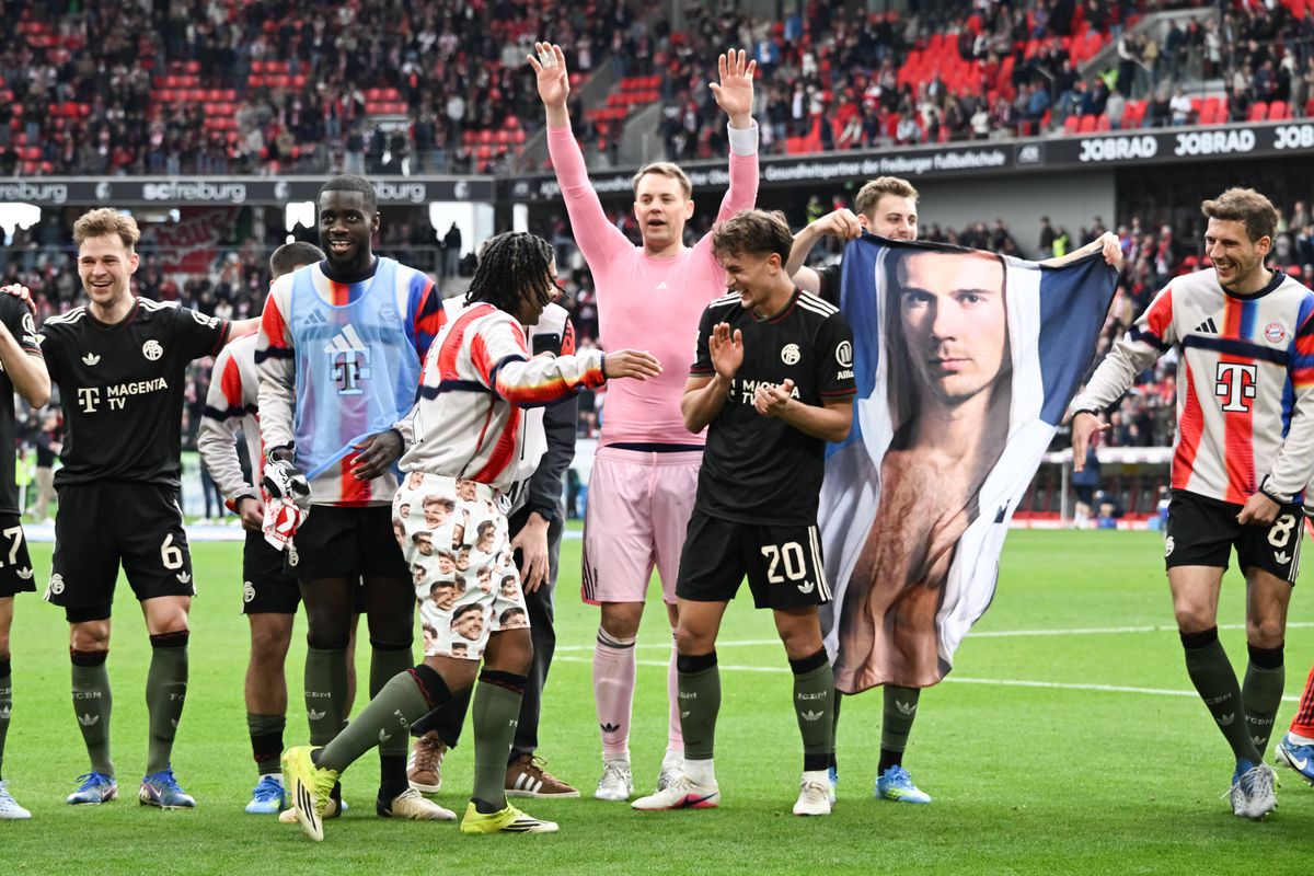 Incredibil ce a purtat Serge Gnabry, pe teren, după victoria lui Bayern