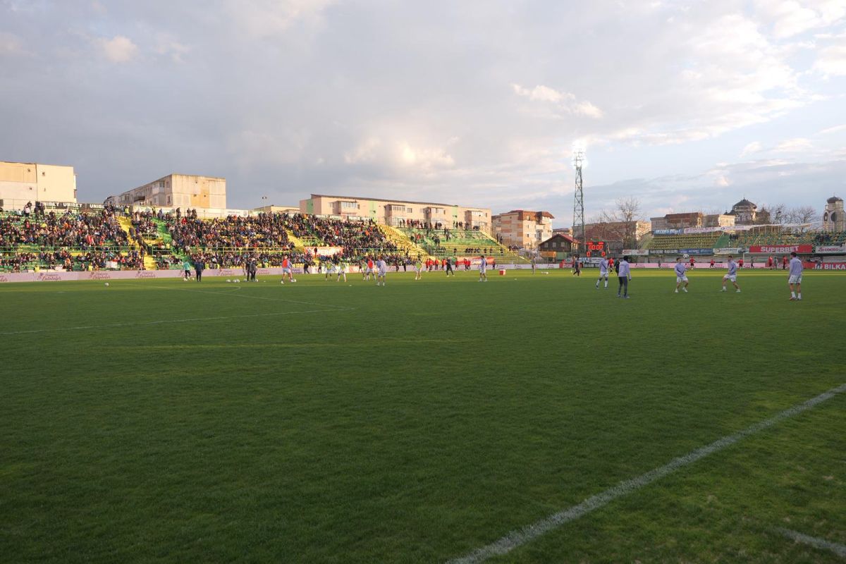 Dinamo, în etapa #3 din play