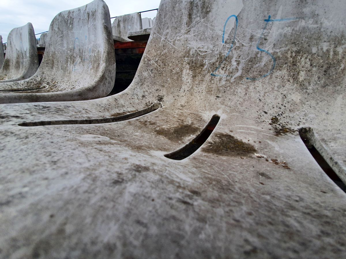Un stadion emblematic din România a ajuns în paragină! Proiect pentru o arenă nouă + fanii strâng bani pentru brandul legendar