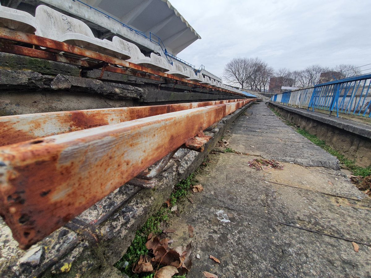 Un stadion emblematic din România a ajuns în paragină! Proiect pentru o arenă nouă + fanii strâng bani pentru brandul legendar