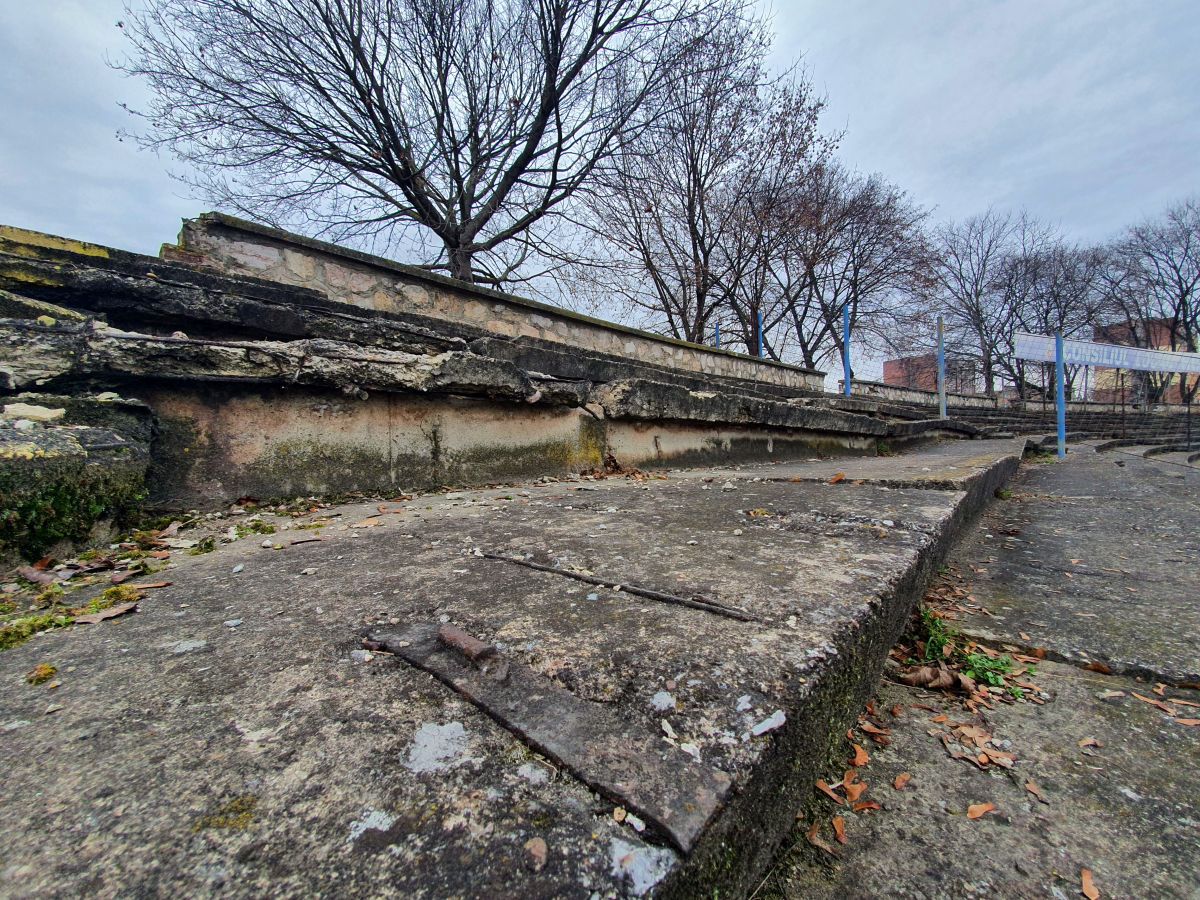 Un stadion emblematic din România a ajuns în paragină! Proiect pentru o arenă nouă + fanii strâng bani pentru brandul legendar