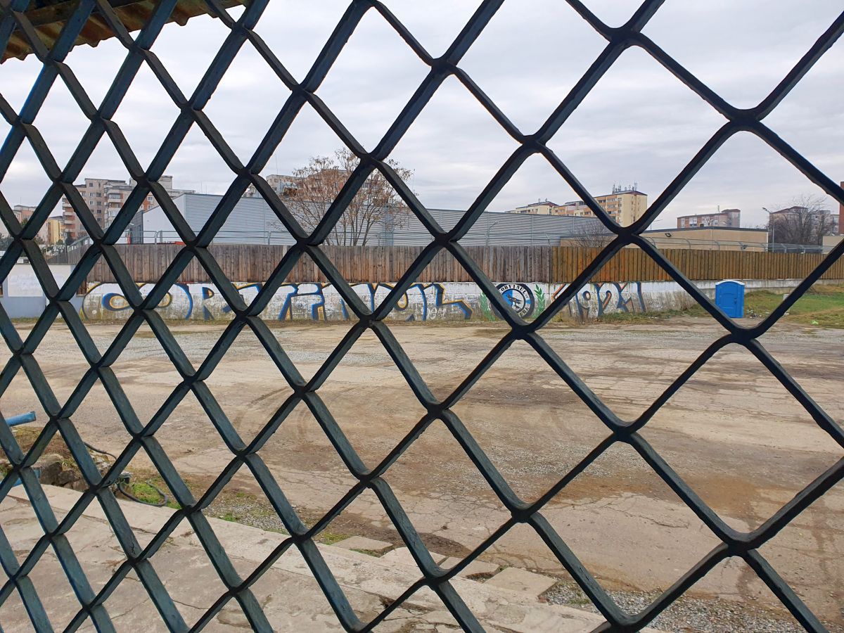 Un stadion emblematic din România a ajuns în paragină! Proiect pentru o arenă nouă + fanii strâng bani pentru brandul legendar