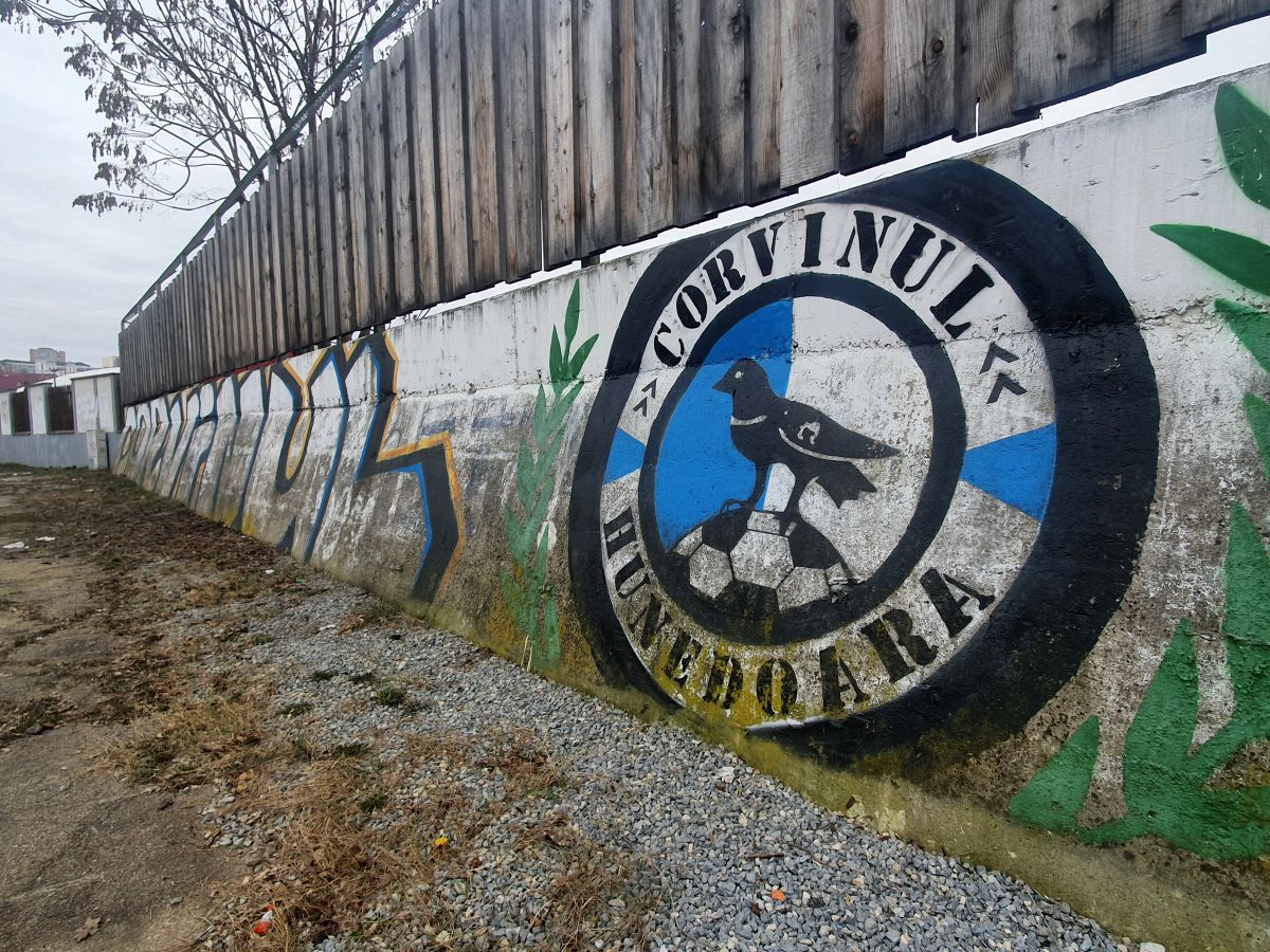 Un stadion emblematic din România a ajuns în paragină! Proiect pentru o arenă nouă + fanii strâng bani pentru brandul legendar