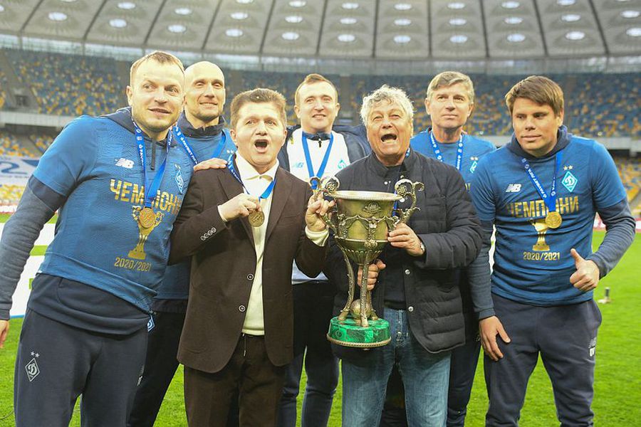 Mircea Lucescu a câștigat titlul în primul sezon la Dinamo Kiev Mircea Lucescu a câștigat titlul în primul sezon la Dinamo Kiev