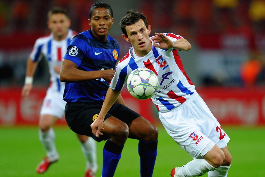 Adrian Sălăgeanu, în partida Oțelul Galați - Manchester United. FOTO: Guliver/Getty Images Adrian Sălăgeanu, în partida Oțelul Galați - Manchester United. FOTO: Guliver/Getty Images