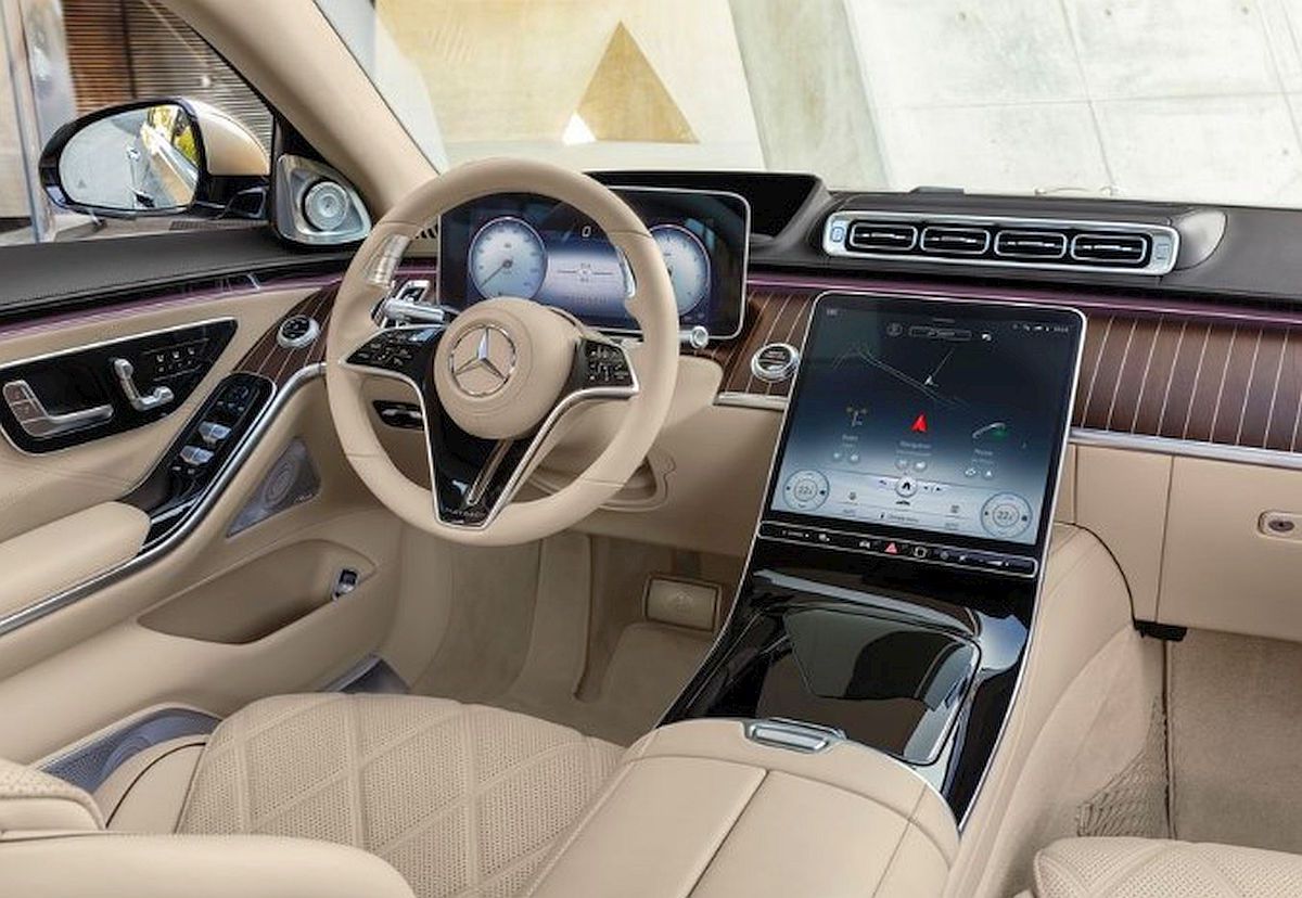 Ce mașină de lux conducea Becali când i-a fost luat permisul: „E singura din România”