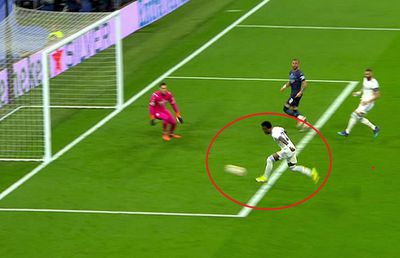 Imposibil! Ratare uluitoare a lui Vinicius, într-un moment-cheie al semifinalei Real Madrid - Manchester City