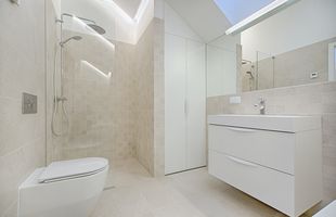 Cabina duș la comandă pe dimensiunile tale (spații mici)