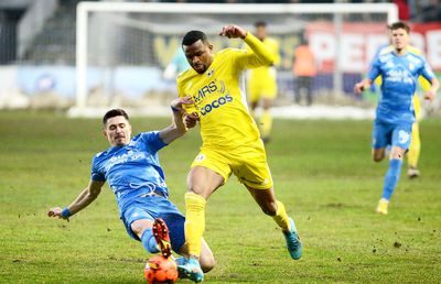 Dezvăluiri tari din vestiarul celor de la Chindia Târgoviște: „Nu mai pot să dorm, mă bufnește mereu plânsul” + Ce le-a spus președintele jucătorilor când au solicitat unul dintre salariile restante