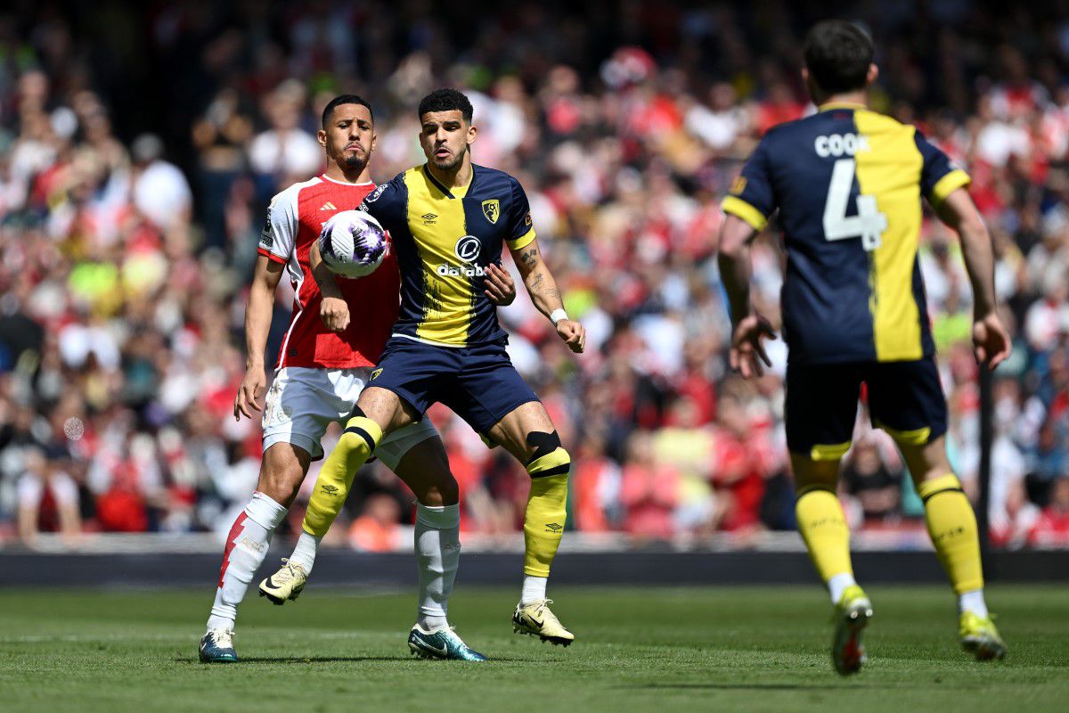 Arsenal câștigă fără emoții în fața lui Bournemouth și continuă lupta pentru titlul de campioană în Premier League