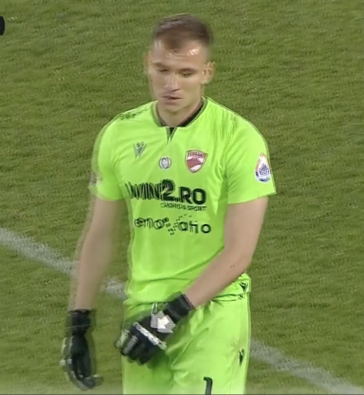 Gafă uriașă  în U Cluj - Dinamo! Fanilor nu le-a venit să creadă când au văzut ce a făcut Golubovic