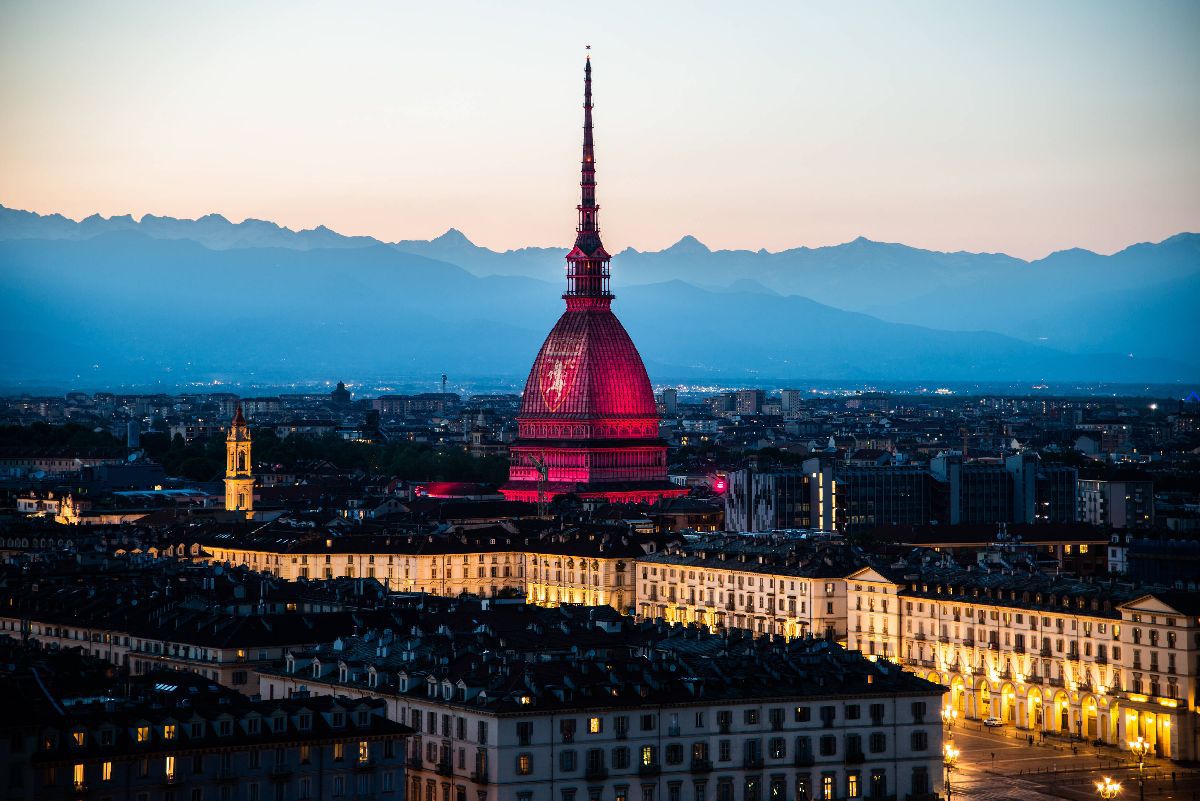 75 de ani de la tragedia tulburătoare din Italia » Marea echipă din anii' 40 a dispărut într-un accident aviatic. La bord se afla antrenorul născut în România