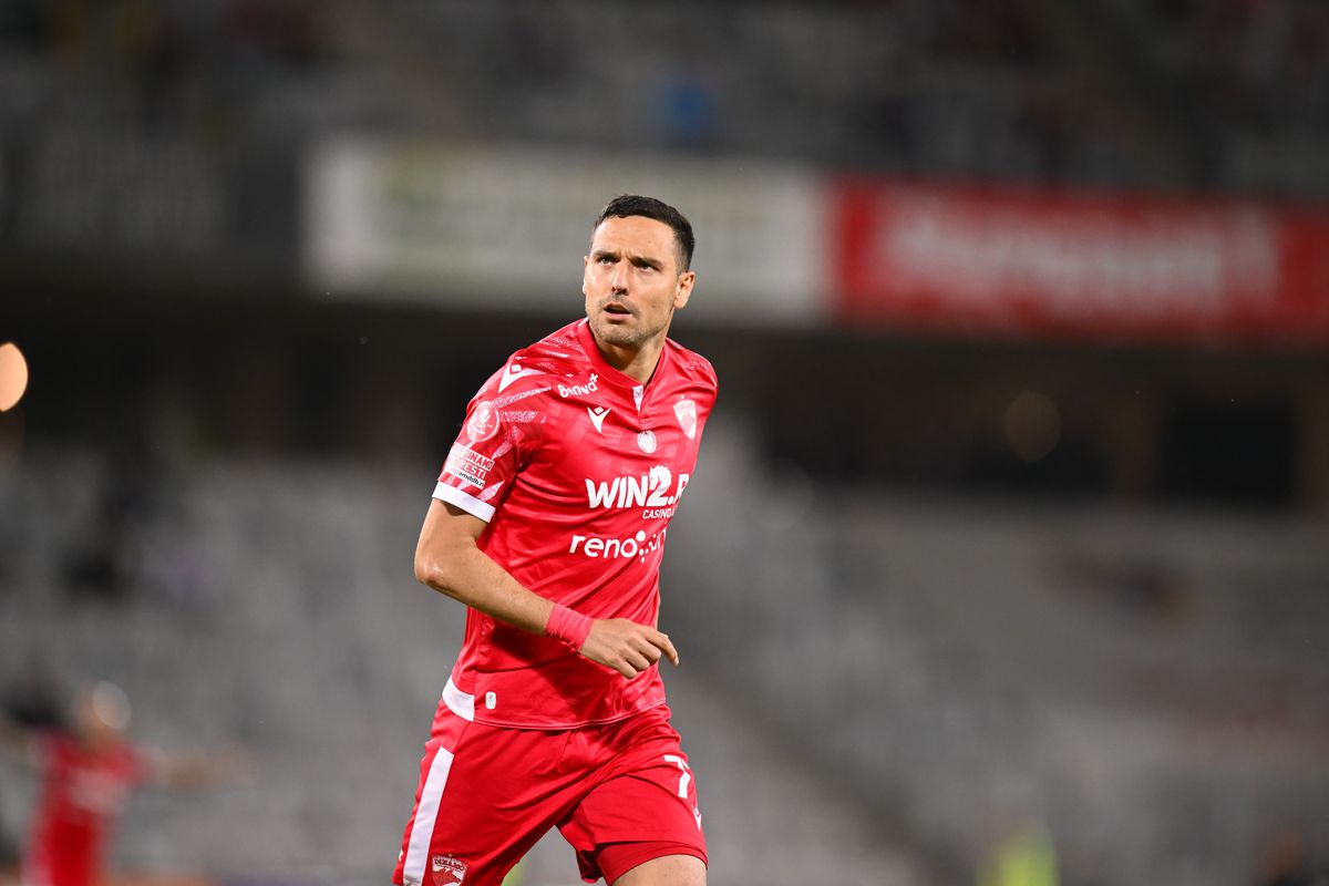 Sabău îi face portretul lui Daniel Popa, noul transfer de la FCSB, și îl avertizează: „Pentru acei bani, să își asume!”