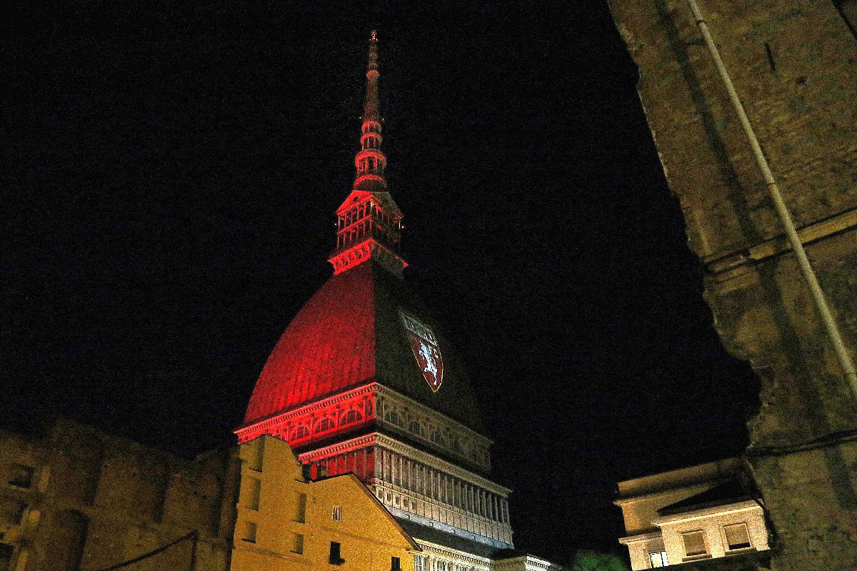 75 de ani de la tragedia tulburătoare din Italia » Marea echipă din anii' 40 a dispărut într-un accident aviatic. La bord se afla antrenorul născut în România