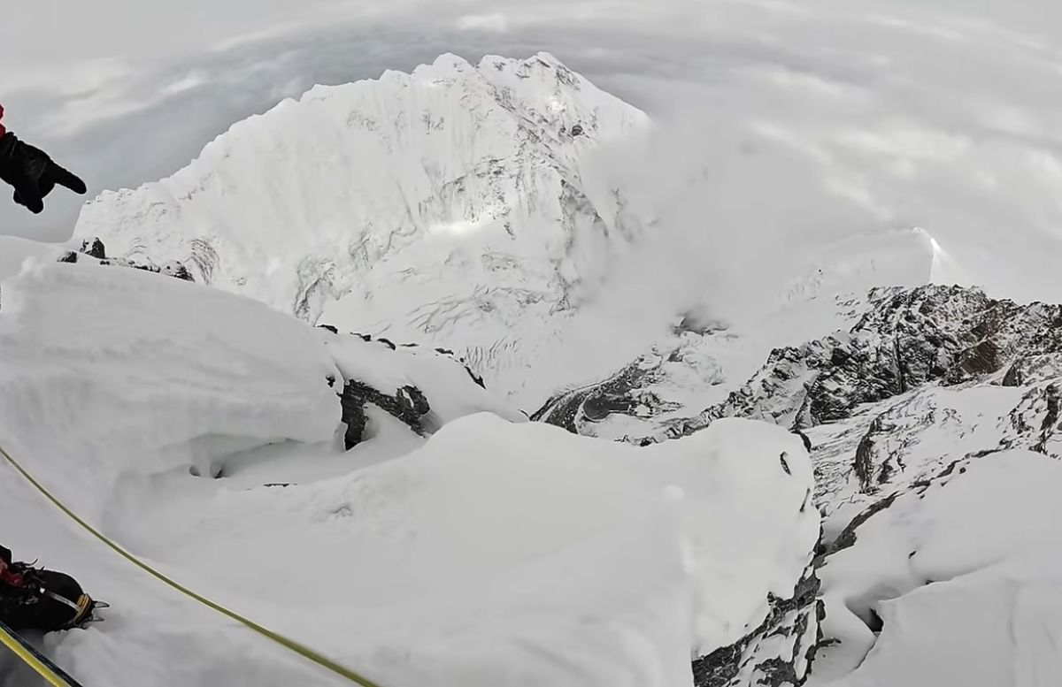 Nepalul schimbă regulile pentru expedițiile pe Everest » Cât trebuie să plătească străinii și o nouă condiție majoră: toate companiile o contestă