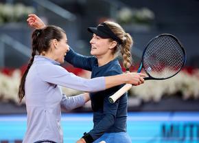 Sorana Cîrstea și Anna Kalinskaya luptă pentru trofeul de dublu la WTA 1000 Madrid » S-au produs primele break-uri ale finalei