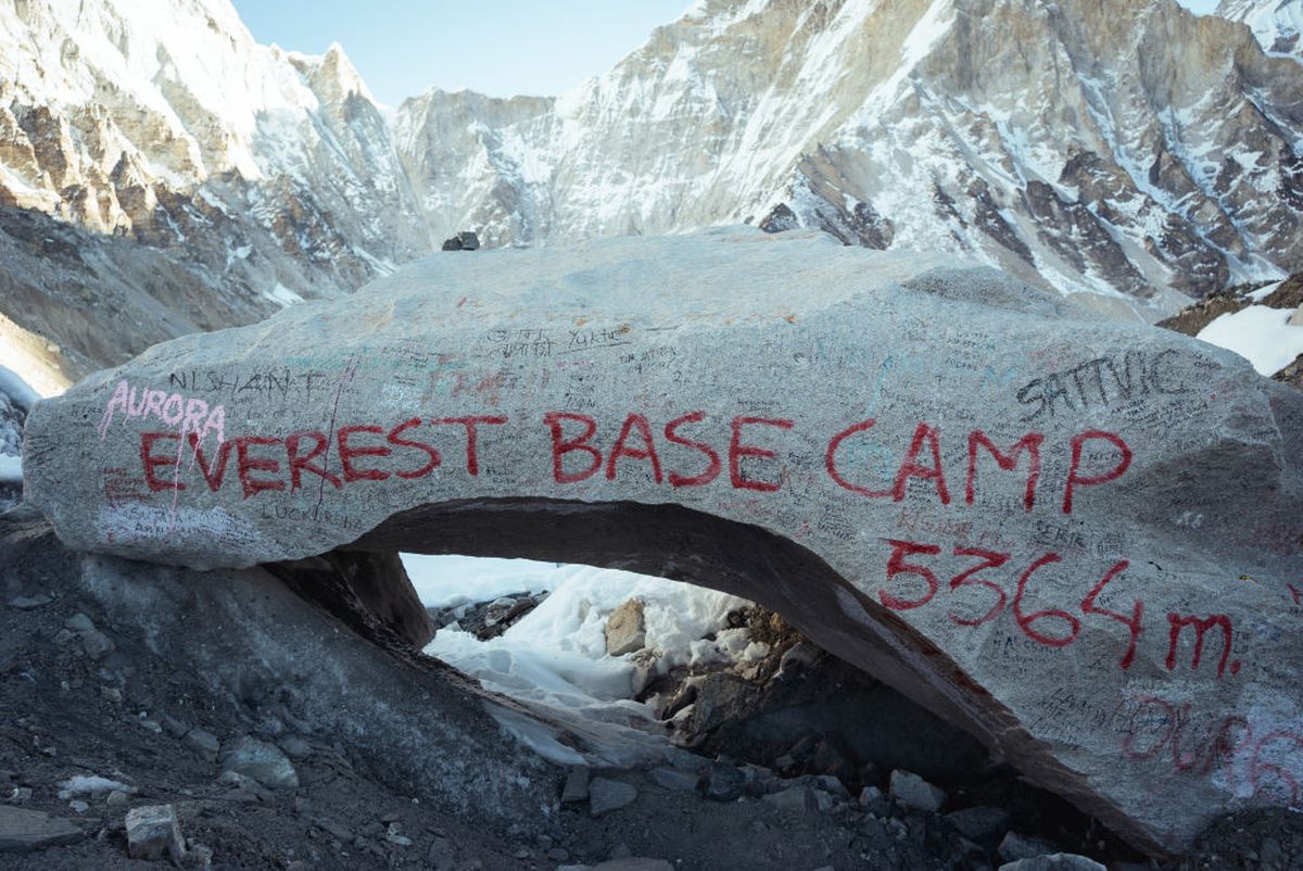 Nepalul schimbă regulile pentru expedițiile pe Everest » Cât trebuie să plătească străinii și o nouă condiție majoră: toate companiile o contestă