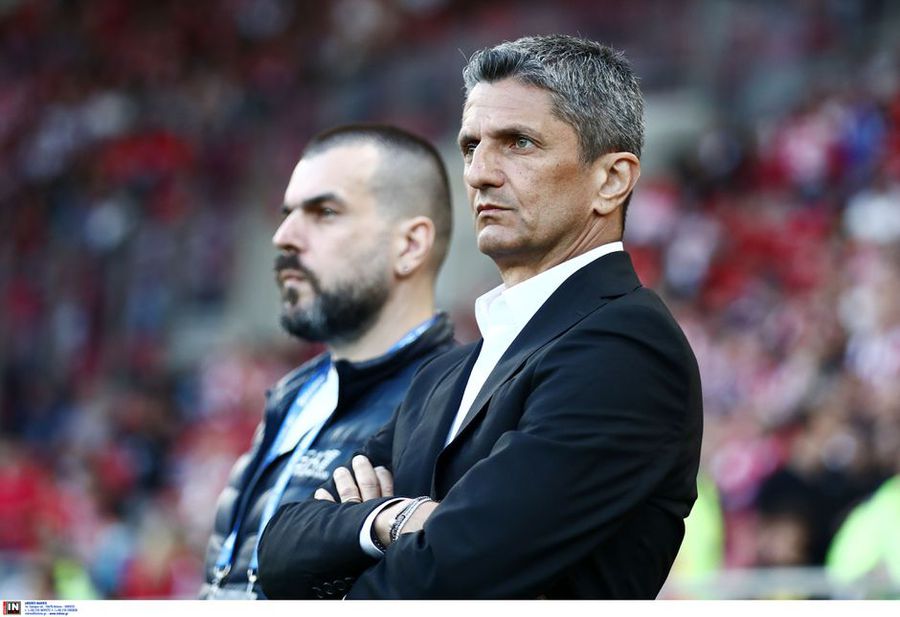 Răzvan Lucescu, în Olympiakos - PAOK, foto: sportal.gr Olympiakos - PAOK 4-2 » Trupa lui Răzvan Lucescu se prăbușește pe final în derby și RATEAZĂ Liga Campionilor!