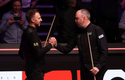 L-a învins pe liderul mondial și a devenit cel mai bătrân finalist din istoria Campionatului Mondial de snooker