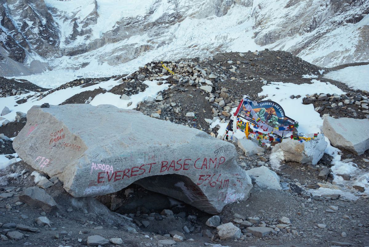 Nepalul schimbă regulile pentru expedițiile pe Everest » Cât trebuie să plătească străinii și o nouă condiție majoră: toate companiile o contestă