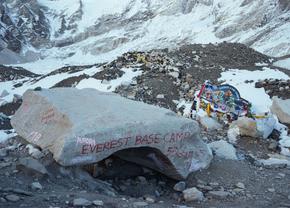Nepalul schimbă regulile pentru expedițiile pe Everest » Cât trebuie să plătească străinii și o nouă condiție majoră: toate companiile o contestă
