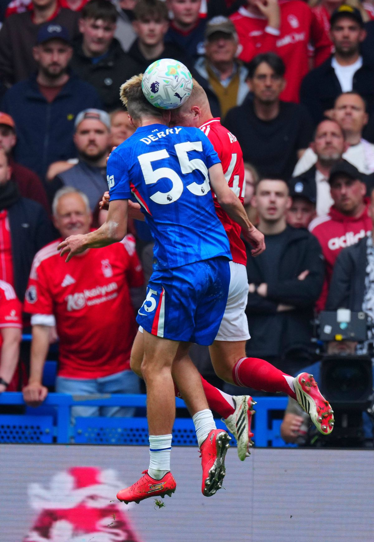 Panică în Premier League! Debutantul lui Chelsea a primit oxigen pe teren după o accidentare horror