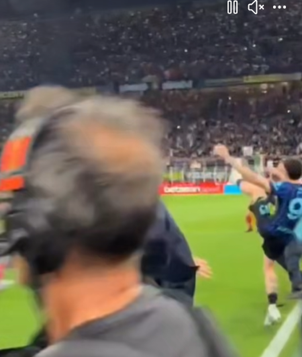 Îmbrățișarea lui Calhanoglu cu Cristi Chivu