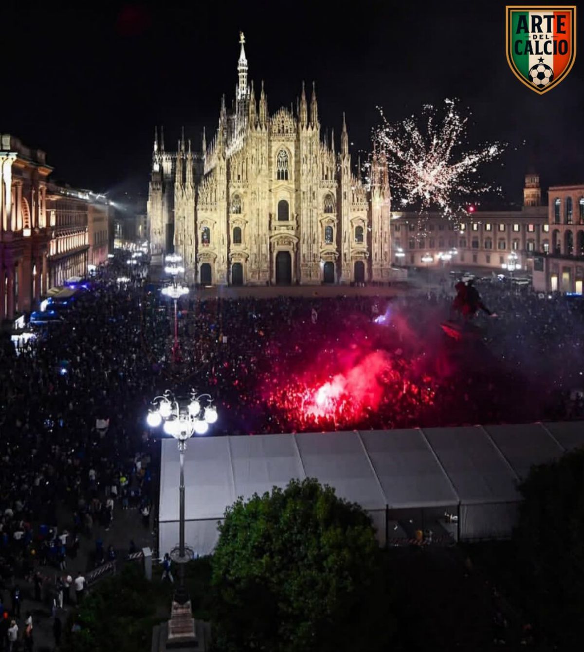 Imagini din Piazza Duomo, după ce Inter a câștigat titlul // foto: X