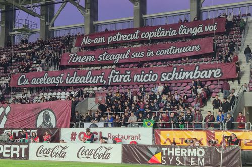 Mesajul afișat la peluza sudică de pe Giulești  în startul meciului Rapid - CFR Cluj/ Foto: GSP