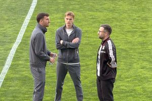 Echipe de start la Rapid - CFR Cluj » Decizia în privința lui Aioani + imagini de la stadion