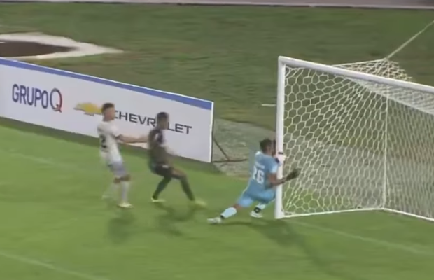 Portarul echipei naționale și-a dat autogol, iar un coleg face acuzații grave: „Este un aranjator de meciuri!”