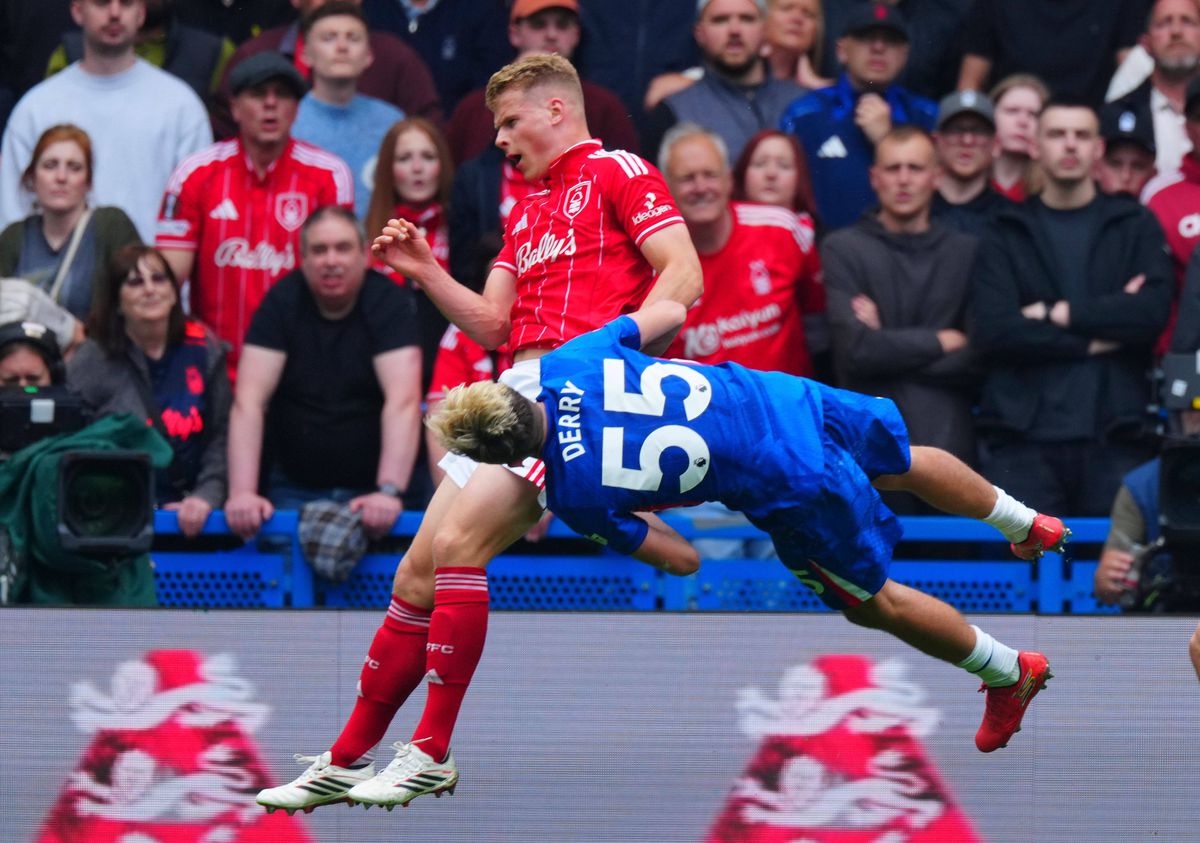 Panică în Premier League! Debutantul lui Chelsea a primit oxigen pe teren după o accidentare horror