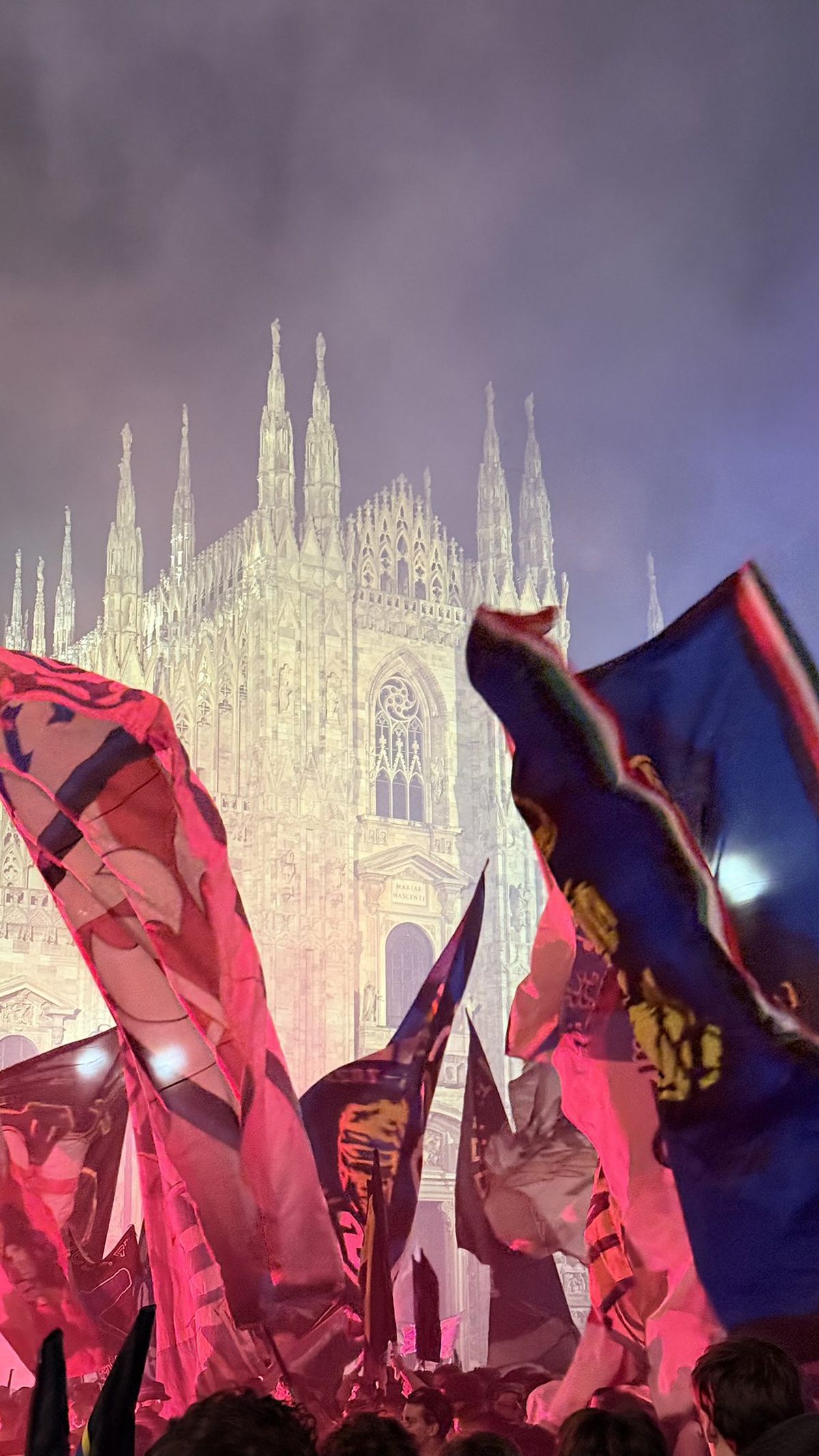 Imagini din Piazza Duomo, după ce Inter a câștigat titlul // foto: X