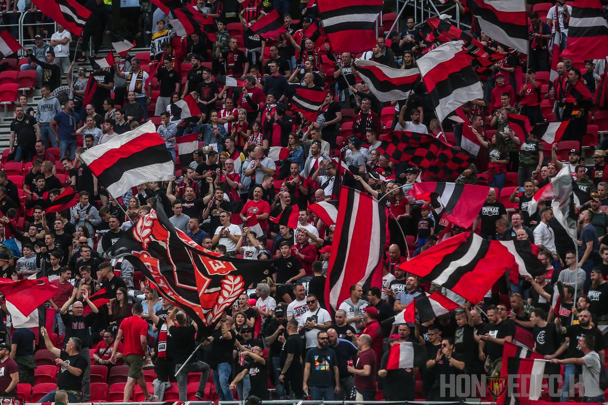 VIDEO + FOTO Au uitat de pandemie! În Ungaria, jucătorii lui Honved s-au bucurat cu fanii pentru Cupă