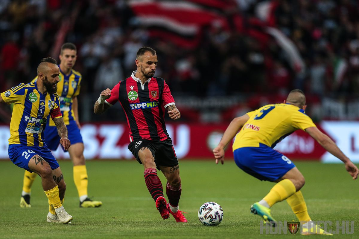 VIDEO + FOTO Au uitat de pandemie! În Ungaria, jucătorii lui Honved s-au bucurat cu fanii pentru Cupă