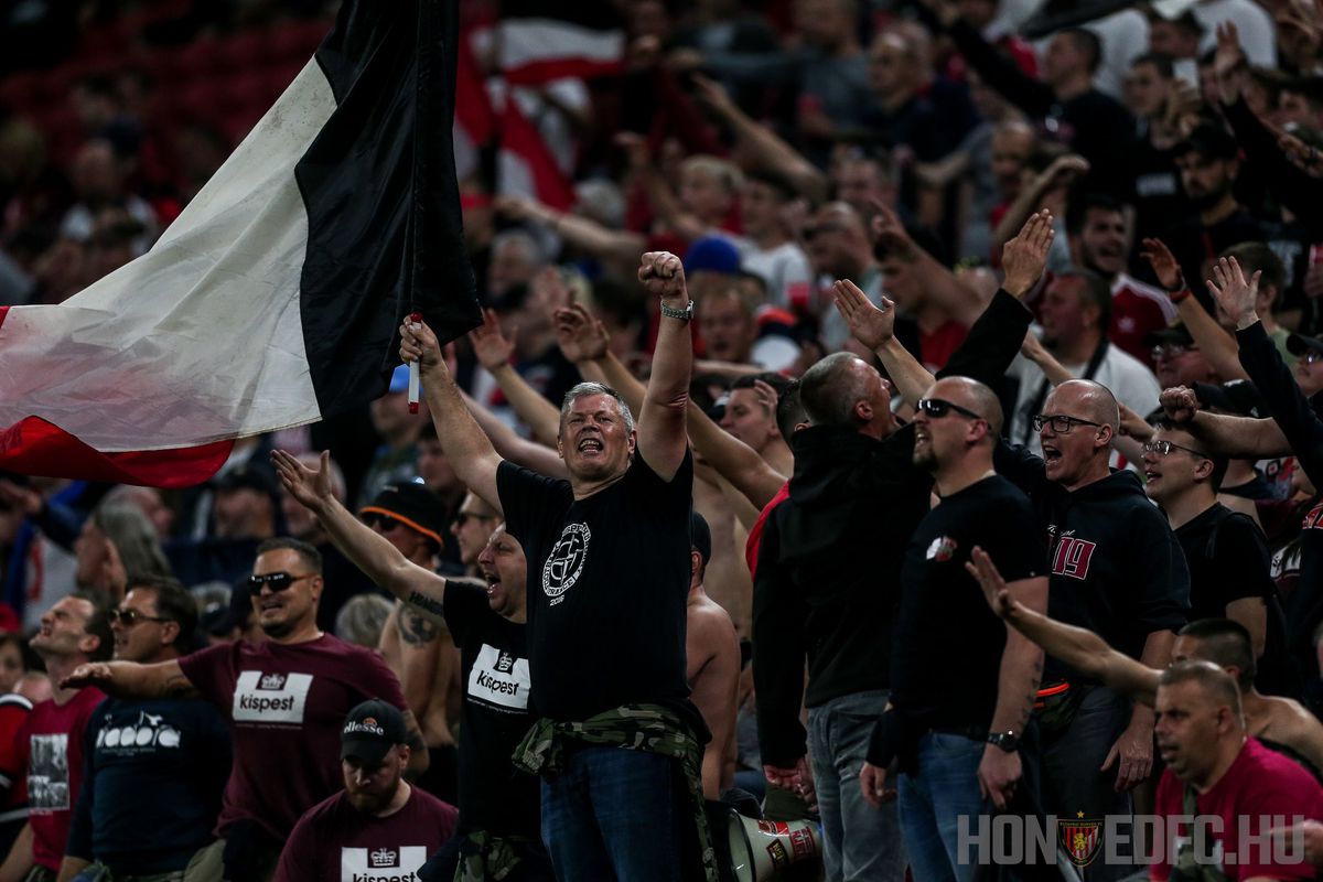 VIDEO + FOTO Au uitat de pandemie! În Ungaria, jucătorii lui Honved s-au bucurat cu fanii pentru Cupă